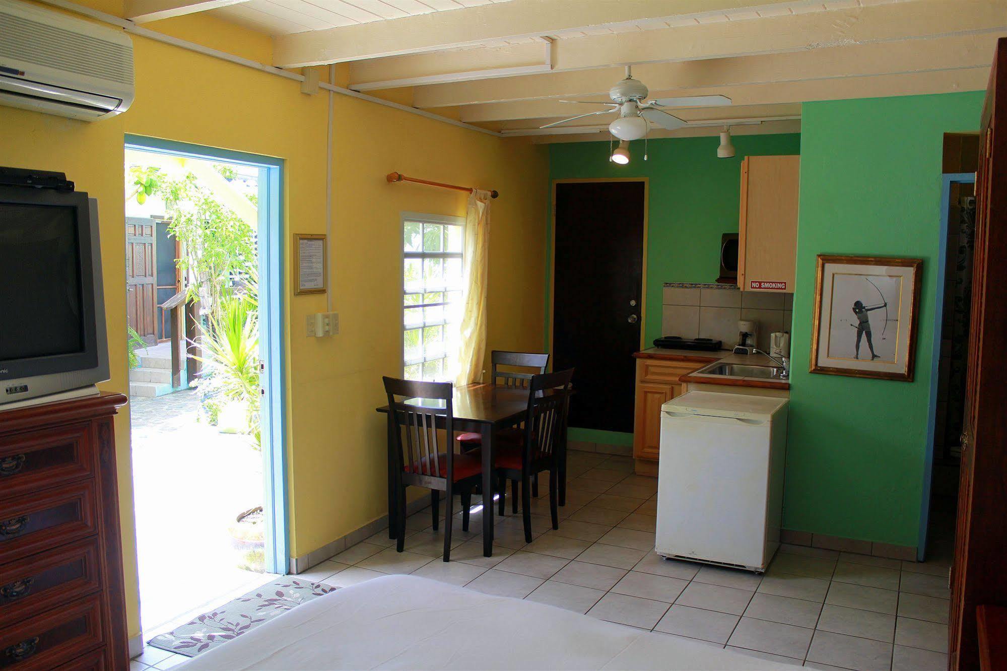 Azure Hotel And Art Studio Simpson Bay Exterior foto